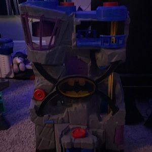 Fisher-Price Imaginext DC Super Friends, Batcave